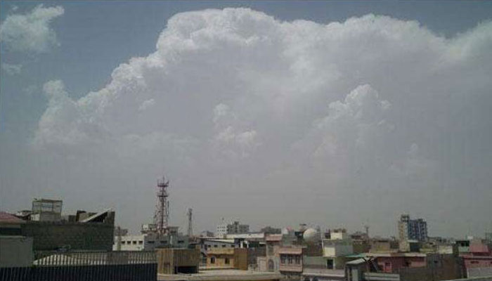 کراچی میں گرمی کی شدت میں کمی کا امکان
