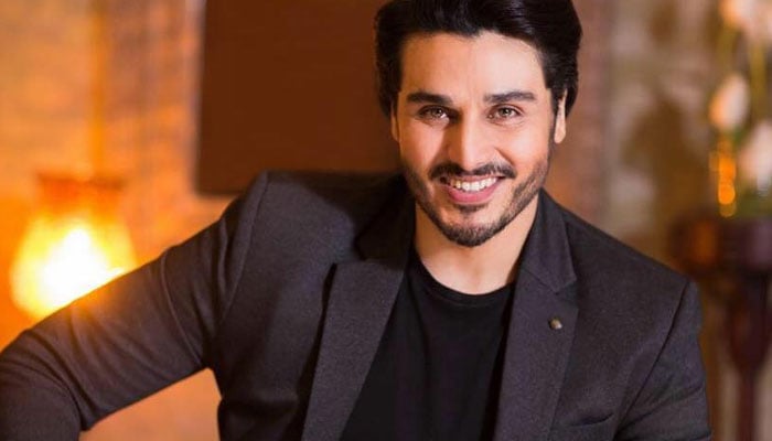 احسن خان ٹوئٹر پر ٹرینڈ کیوں کر رہے ہیں؟