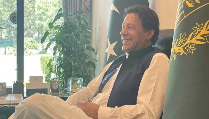 فوٹو عمران خان فیس بک