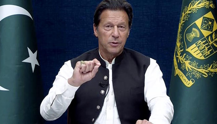 ملک میں غداری ہورہی ہے، آج احتجاج کریں گے : عمران خان