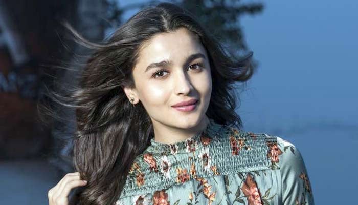 Alia Bhatt kickstarts week on bright note: See