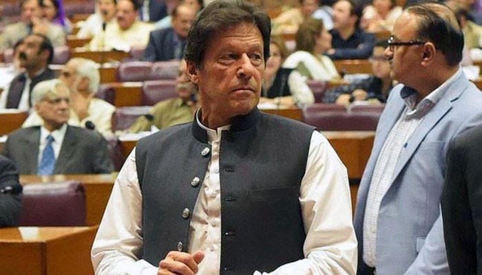 تحریک عدم اعتماد کامیاب، عمران خان وزیراعظم نہیں رہے