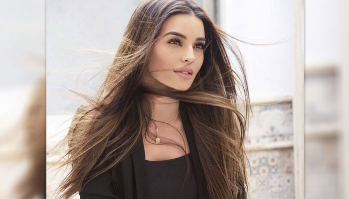 سادیہ خان، فائل فوٹو