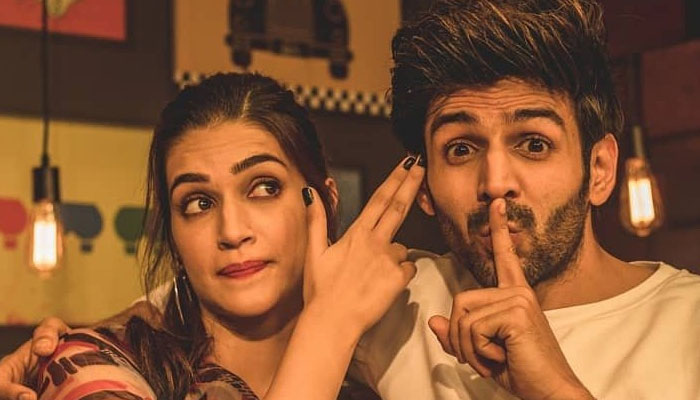 Kartik Aryan, Kriti Sanon spark romance, hug tightly at Mumbai airport: Watch 