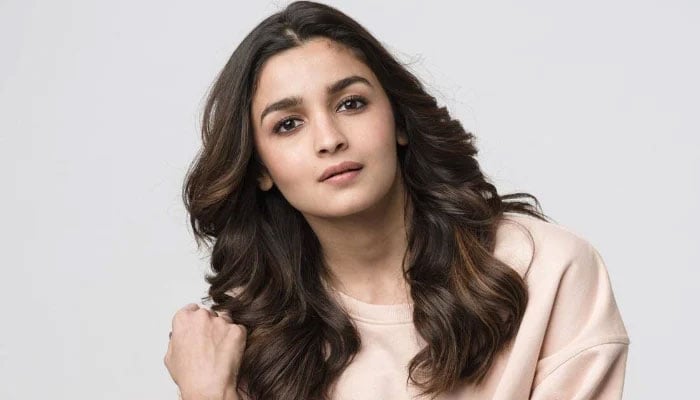 Alia Bhatt's starrer 'Gangubai Kathiawadi' all set for Netflix release 