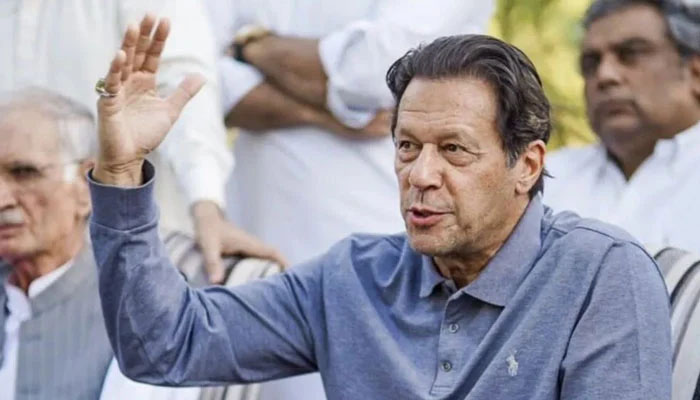 فیس بُک پر سابق وزیراعظم عمران خان کو 12 ملین صارفین نے فالو کرلیا ہے