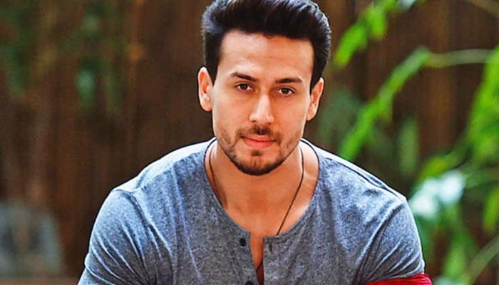 Tiger Shroff takes day off to visit Dargah Ajmer Sharif  ahead of 'Heropanti 2' release 