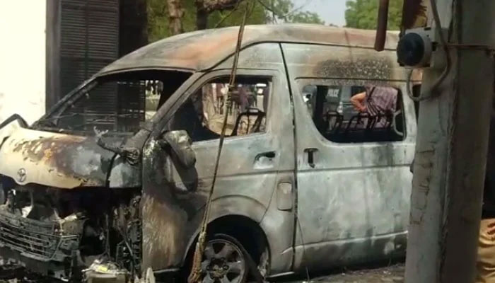 جامعہ کراچی خودکش دھماکا، 2 خواتین سمیت 3 چینی باشندے جاں بحق