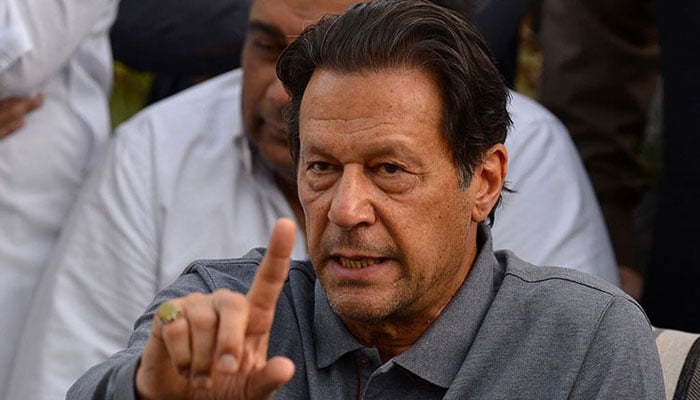 عمران خان کا چیف الیکشن کمشنر سے مستعفی ہونے کا مطالبہ
