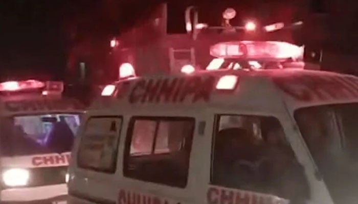 کراچی، وین میں آگ لگ گئی، ایک شخص زخمی