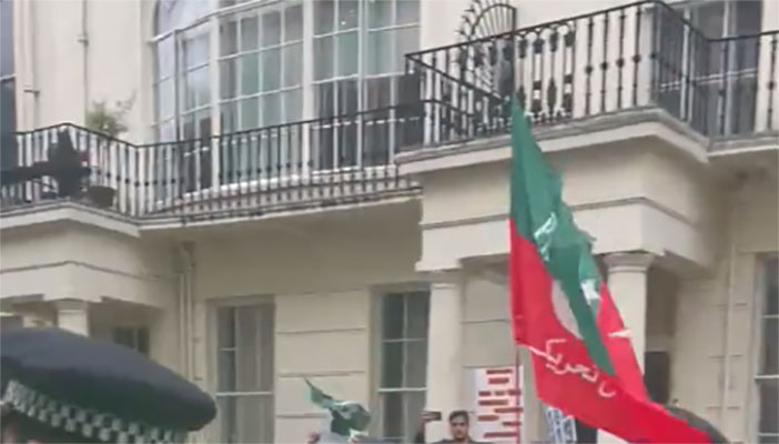 لندن میں مسلم لیگ ن کی قیادت کے خلاف نعرے لگانے پر نوجوان گرفتار