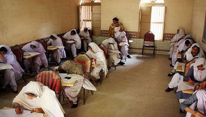 سندھ، پنجاب میں شدید گرمی، امتحانی مراکز پر لوڈ شیڈنگ