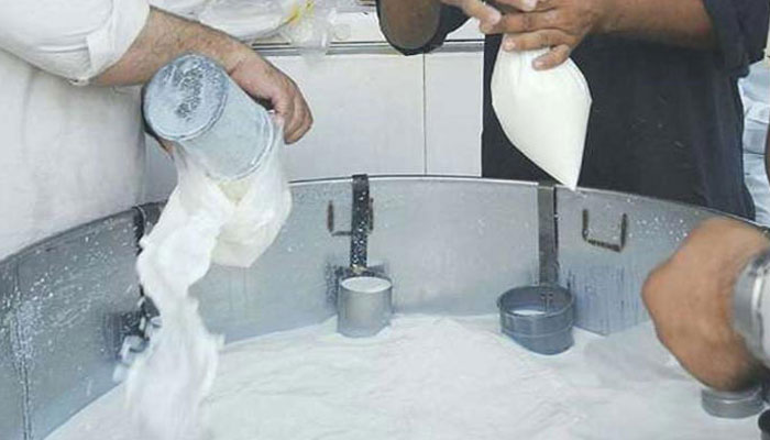 کراچی: دودھ کی فی لٹر قیمت میں 10 روپے اضافے کا اعلان