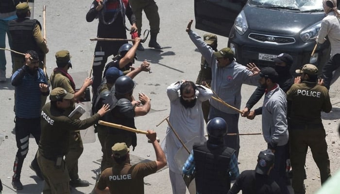 لاہور: پی ٹی آئی کے زیرحراست درجنوں کارکنوں کیخلاف مقدمات درج