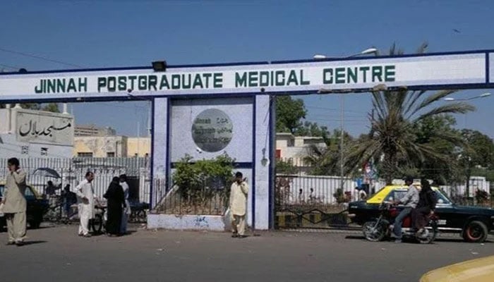 جناح اسپتال کراچی میں دو طلبہ تنظیموں میں تصادم ،20 طلبہ زخمی، ترجمان اسپتال