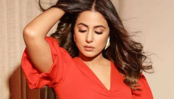 Hina Khan sends forward love greetings, styles up in classy outfit 