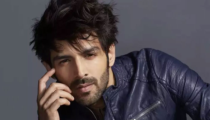 Kartik Aryan basks in success of 'Bhool Bhulaiyaa 2', flaunts his '175 crore wali smile'