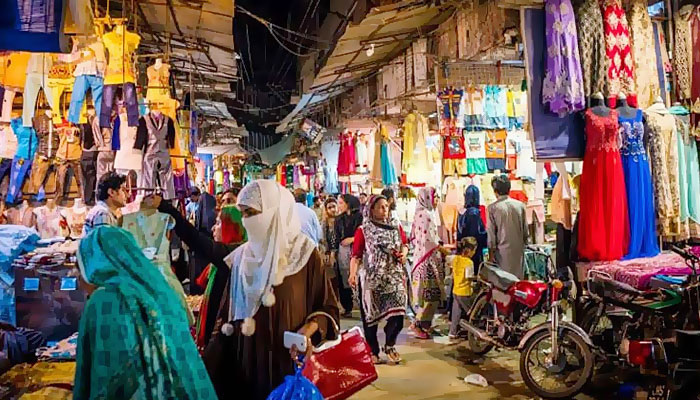 پنجاب میں چاند رات تک مارکیٹیں اور بازار رات 9 بجے بند کرنے کی پابندی ختم