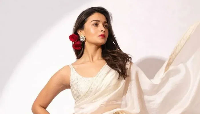 Alia Bhatt to sip Koffee with Karan in style, flaunts massive ring