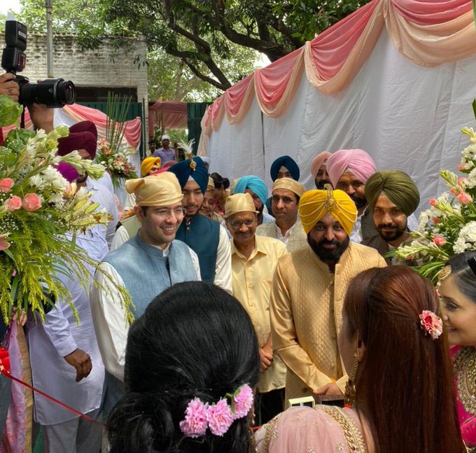 وزیر اعلیٰ بھارتی پنجاب بھگونت مان اپنی شادی کے موقع پر—تصویر بشکریہ ٹوئٹر