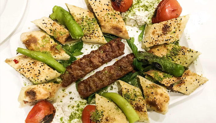 نمکین عید پر نمکین پکوان سے دسترخوان سجائیں