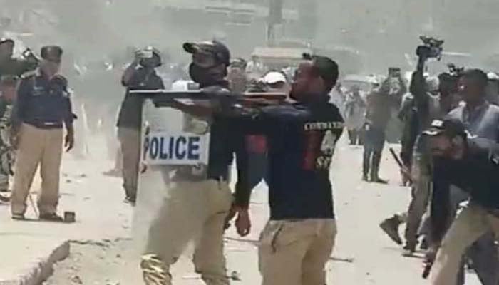 کراچی، غازی گوٹھ آپریشن، ملبہ ڈی ایس پی اور ایس ایچ او پر گرا دیا گیا