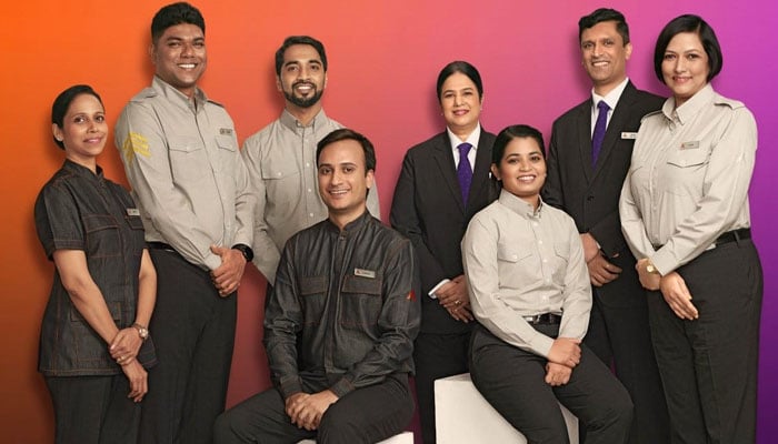 بھارتی ارب پتی کی نئی سستی ایئر لائن نے آج سروس کا آغاز کر دیا
