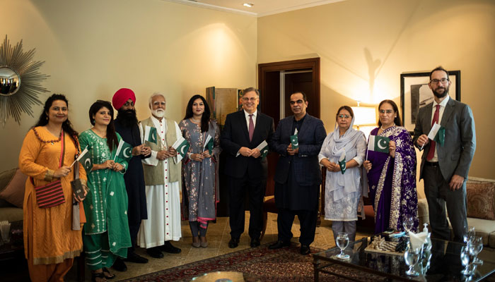 امریکی سفیر کی اقلیتی برادری کے نمائندوں سے ملاقات کی فوٹو - فوٹو بشکریہ امریکی قونصل خانہ کراچی / ٹوئٹر