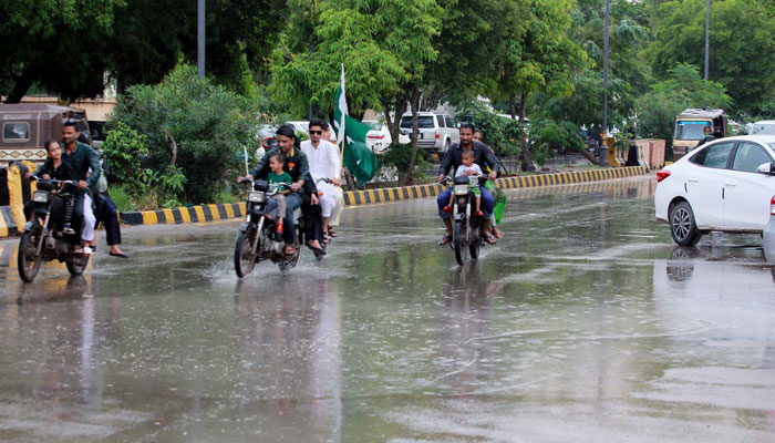 کراچی میں 14 اگست کو بھی بارش کا سلسلہ جاری رہا