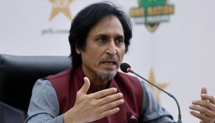 Ramiz Raja extended his stay in England