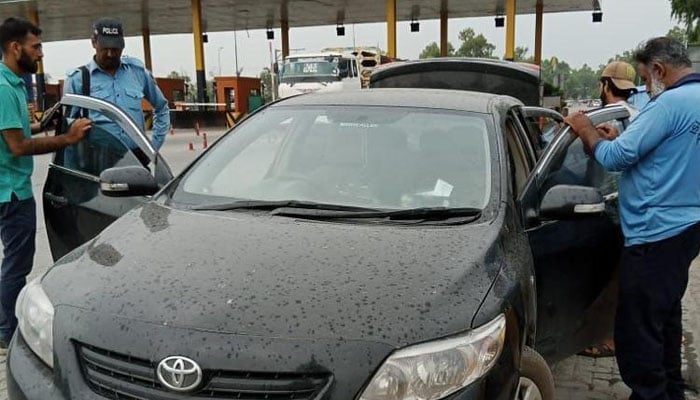 اسلام آباد: گاڑیوں کے رنگین شیشوں پر پابندی، نوٹیفکیشن جاری