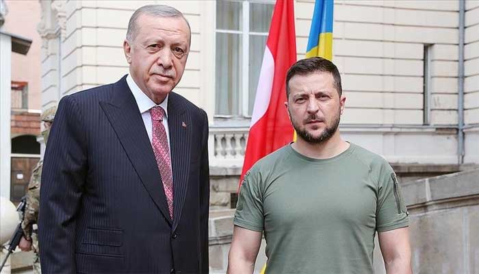 ترک صدر یوکرین پہنچ گئے، صدر زیلنسکی سے ملاقات