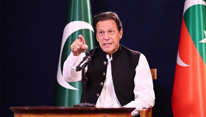 میں یہاں بیٹھا ہوا ہوں جس نے گرفتار کرنا ہے کرلے، عمران خان
