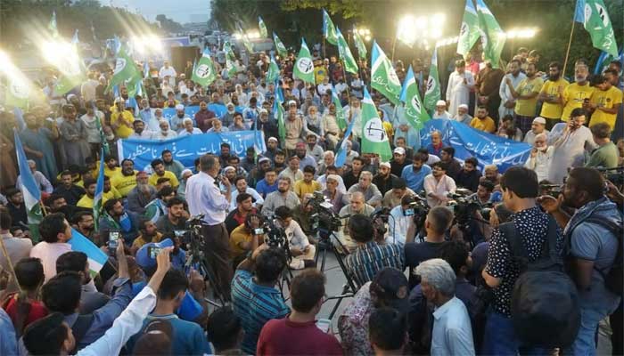 بلدیاتی انتخابات کا التوا، جماعت اسلامی کا شاہراہ قائدین پر دھرنا، سراج الحق کا خطاب