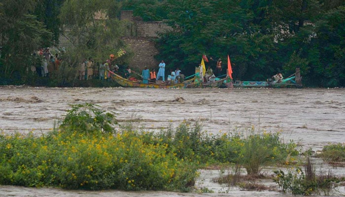 چارسدہ  میں سیلاب سے تباہی کے مناظر