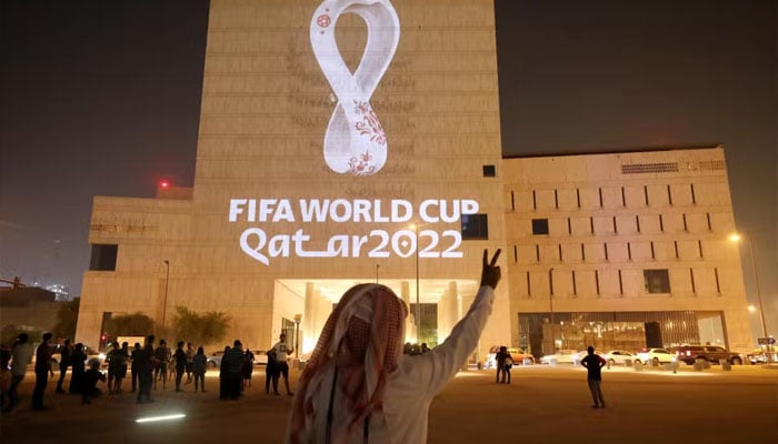 فیفا ورلڈکپ دیکھنے قطر جانے والوں کو یو اے ای ملٹی پل انٹری ویزا دے گا