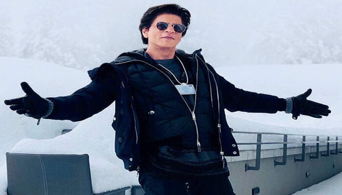 Shahrukh Khan to appear for a Cameo in 'Brahmastra'; confirms Mouni Roy