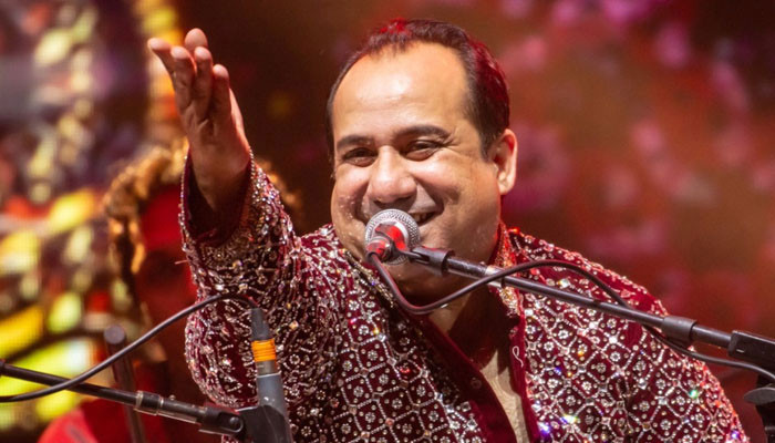 Rahat Fateh Ali Khan performing with his son in London 1 Rahat Fateh Ali Khan performing with his son in London