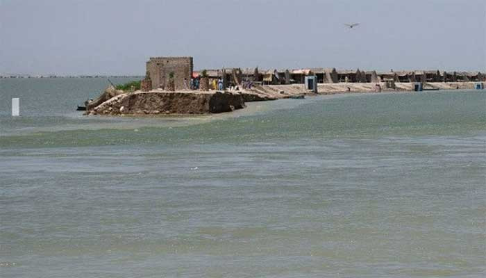 Risk of cracking in Manchhar Lake, people should immediately move to safe places, DC Jamshoro