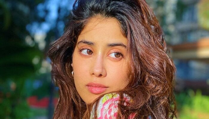 Janhvi Kapoor shares a throwback of her dancing to Umrao Jan's song