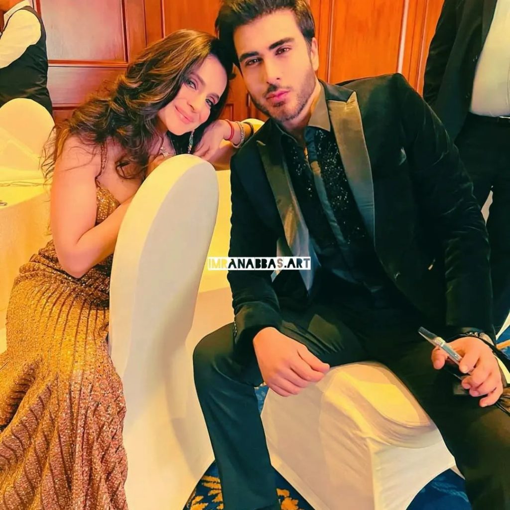 Imran Abbas, Ameesha Patel display close friendship at First Social Media Awards