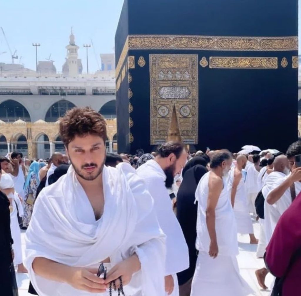 Ahsan Khan drops a peek into his Umrah 