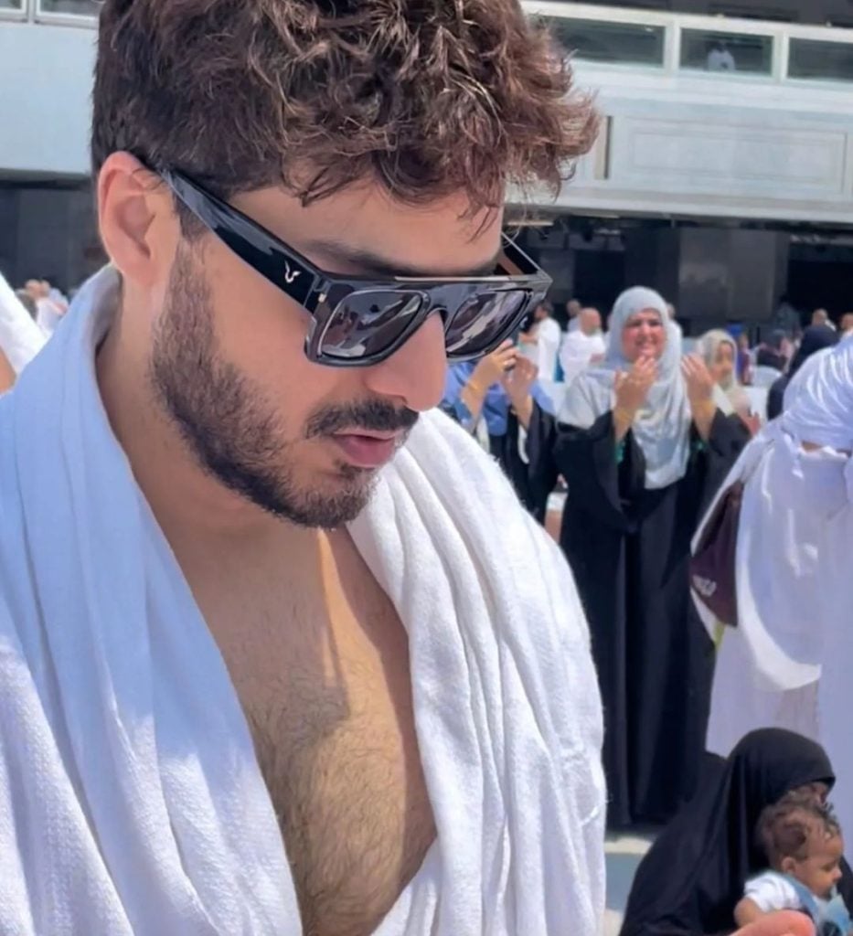 Ahsan Khan drops a peek into his Umrah 