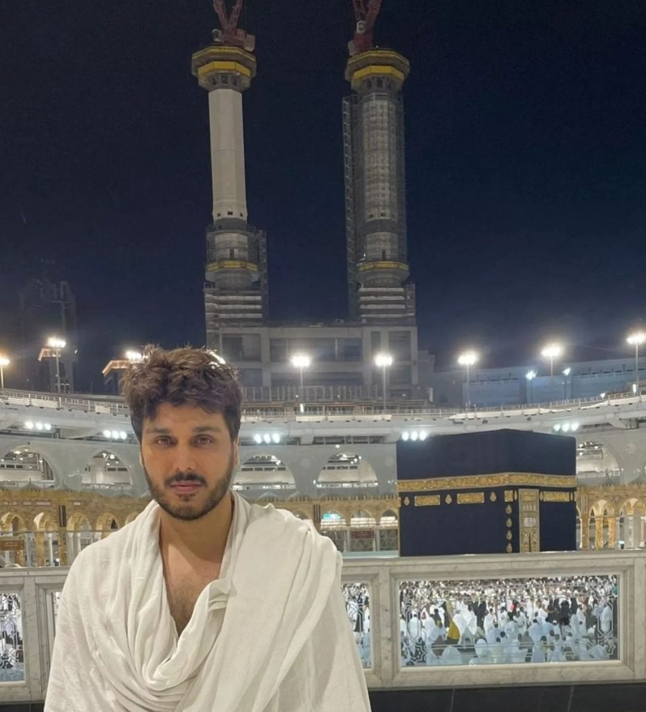 Ahsan Khan drops a peek into his Umrah 