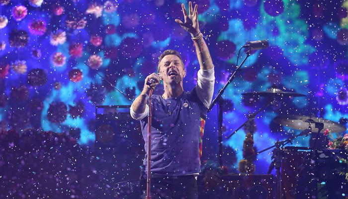 Singer Chris Martin suffers from lung infection, Coldplay concerts cancelled