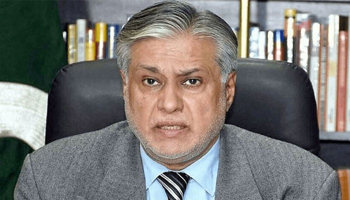 اسحاق ڈار نے کہا کہ گزشتہ ادوار میں پاناما کے ڈرامے نے پاکستان کی معیشت کو تباہ کیا۔