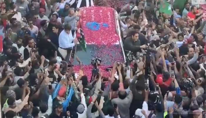 این اے 237 میں پارٹی کی فتح کا جشن، بلاول بھٹو کی ملیر آمد