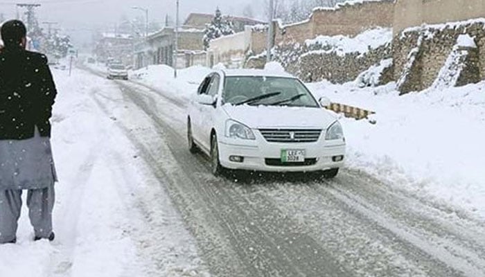 زیارت میں بارش اور ژالہ باری