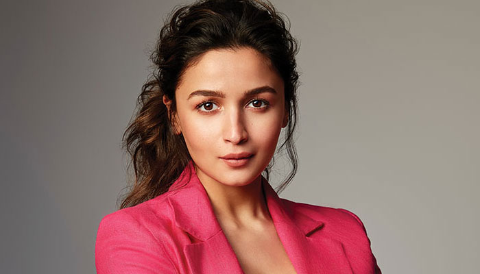 Alia Bhatt drops first photo since arrival of daughter: 