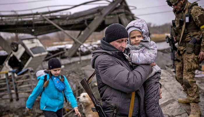 یوکرینی پراسیکیوٹر جنرل کے دفتر سے جاری بیان میں کہا گیا ہے کہ یوکرین پر روسی حملوں میں837 سے زائد بچے زخمی ہوئے ہیں۔